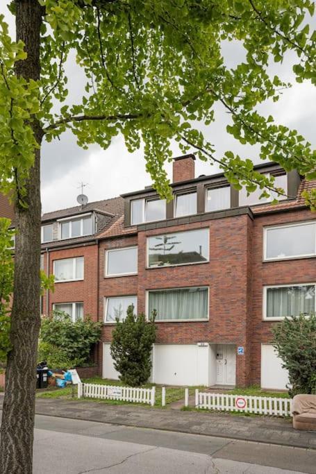 - Nice New York Apartment In The Heart Of Duisburg - Betten & Sofa - 5 Mins Central Station Hbf - Big Tv & Wifi - ภายนอก รูปภาพ